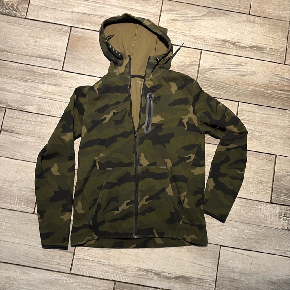 🛍 Old Navy Camouflage hoodie